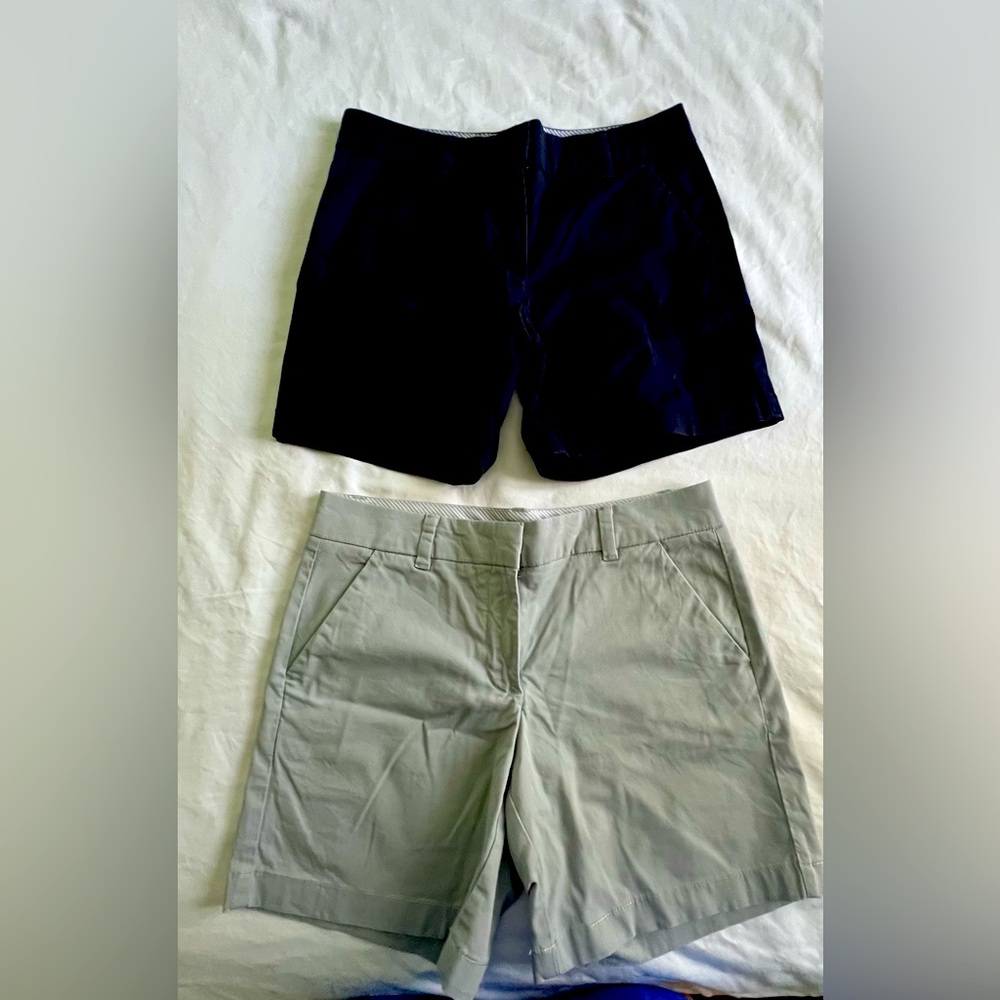 Navy blue and medium gray Tommy Hilfiger cotton shorts Size 4